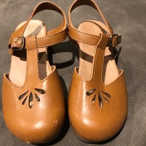 Size 11 toddler old navy clogs